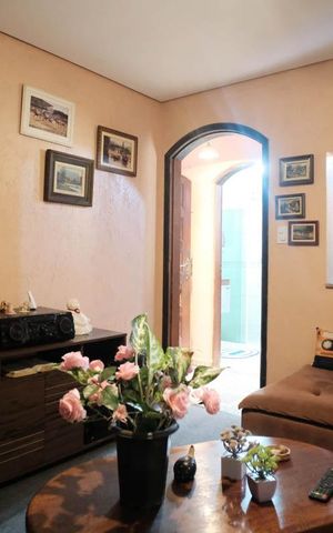 Casa à venda com 320m², 2 quartos e 1 vagaSala