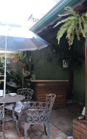 Casa à venda com 320m², 2 quartos e 1 vagaEdícula