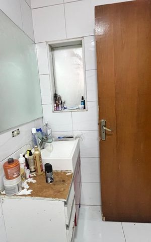 Casa à venda com 370m², 4 quartos e 2 vagasBanheiro 3