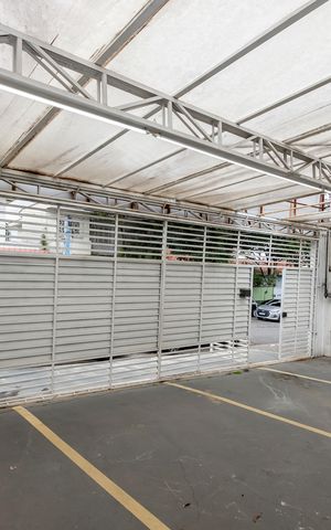 Casa para alugar com 300m², 3 quartos e 8 vagas Casa para alugar com 300m², 3 quartos e 8 vagasGaragem