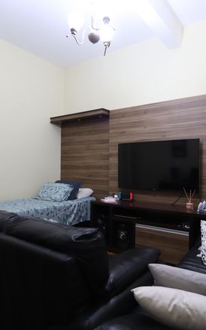 Casa à venda com 180m², 3 quartos e 5 vagasSala - Casa 2