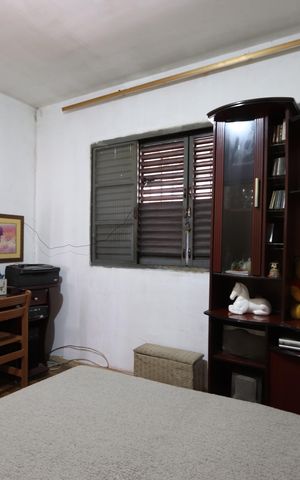 Casa à venda com 180m², 3 quartos e 5 vagasQuarto 1 - Casa 1