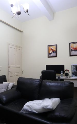 Casa à venda com 180m², 3 quartos e 5 vagasSala - Casa 2
