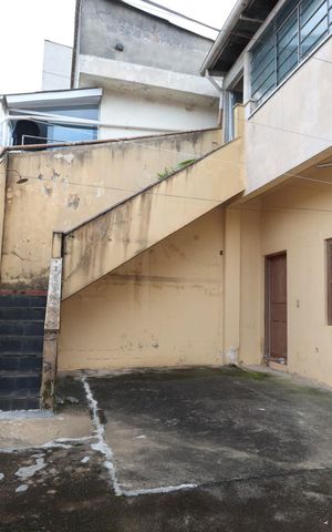 Casa à venda com 180m², 3 quartos e 5 vagasQuintal
