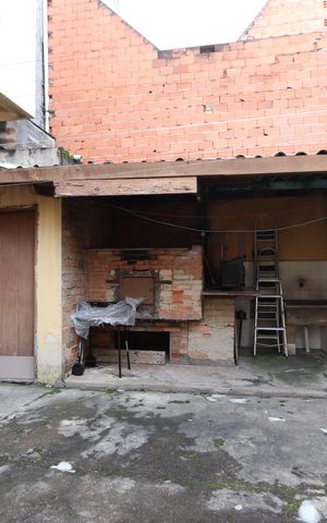 Casa à venda com 180m², 3 quartos e 5 vagasQuintal