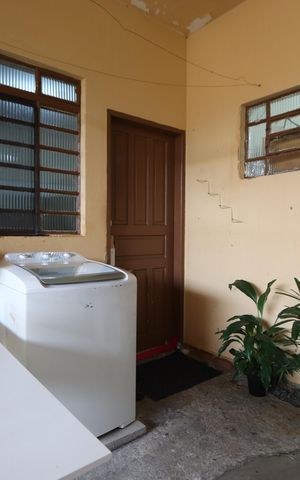 Casa à venda com 180m², 3 quartos e 5 vagasLavanderia - Casa 2