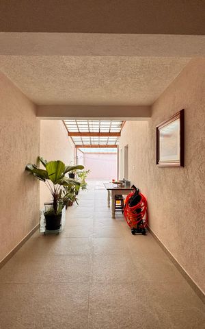 Casa à venda com 220m², 4 quartos e 3 vagas Casa à venda com 220m², 4 quartos e 3 vagasQuintal e área gourmet