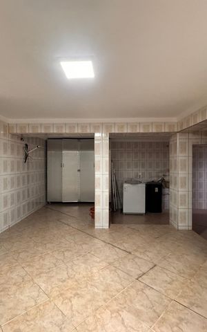 Casa à venda com 220m², 4 quartos e 3 vagas Casa à venda com 220m², 4 quartos e 3 vagasLavanderia