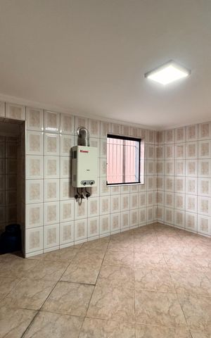 Casa à venda com 220m², 4 quartos e 3 vagas Casa à venda com 220m², 4 quartos e 3 vagasLavanderia