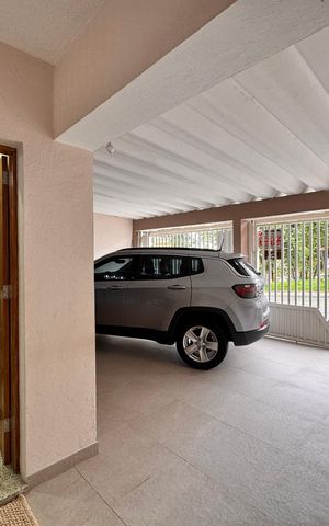 Casa à venda com 220m², 4 quartos e 3 vagas Casa à venda com 220m², 4 quartos e 3 vagasGaragem
