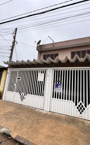 Casa à venda com 220m², 4 quartos e 3 vagas Casa à venda com 220m², 4 quartos e 3 vagasFachada + plaquinha