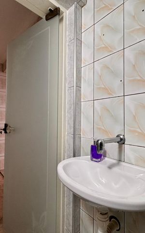 Casa à venda com 220m², 4 quartos e 3 vagas Casa à venda com 220m², 4 quartos e 3 vagasLavabo 2