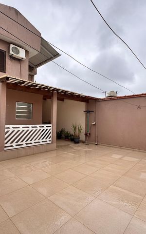Casa à venda com 220m², 4 quartos e 3 vagas Casa à venda com 220m², 4 quartos e 3 vagasQuintal e área gourmet