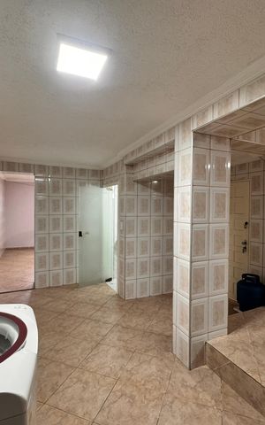 Casa à venda com 220m², 4 quartos e 3 vagas Casa à venda com 220m², 4 quartos e 3 vagasLavanderia
