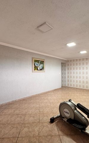 Casa à venda com 220m², 4 quartos e 3 vagas Casa à venda com 220m², 4 quartos e 3 vagasQuarto 4