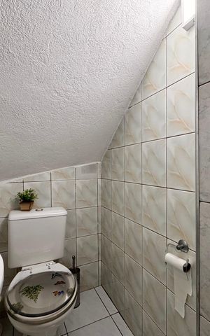 Casa à venda com 220m², 4 quartos e 3 vagas Casa à venda com 220m², 4 quartos e 3 vagasLavabo 2