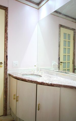 Casa à venda com 800m², 5 quartos e 10 vagasBanheiro da Suíte 2