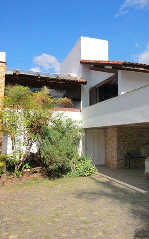 Casa à venda com 800m², 5 quartos e 10 vagasFachada interna