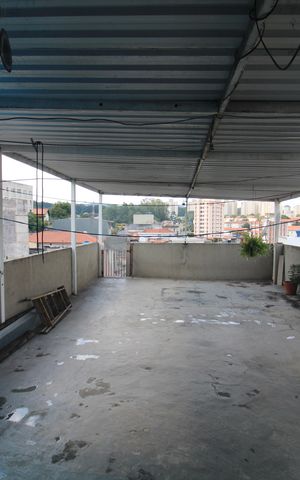 Casa à venda com 210m², 6 quartos e 1 vagaÁrea de Serviço