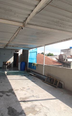 Casa à venda com 210m², 6 quartos e 1 vagaÁrea de Serviço