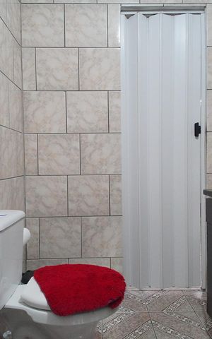 Casa à venda com 240m², 3 quartos e 2 vagasBanheiro 1