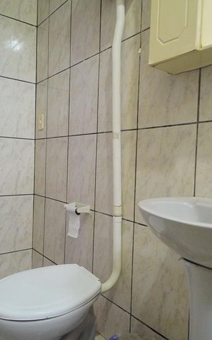 Casa à venda com 240m², 3 quartos e 2 vagasBanheiro 5