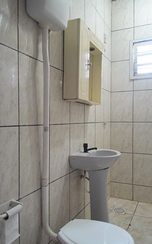 Casa à venda com 240m², 3 quartos e 2 vagasBanheiro 5