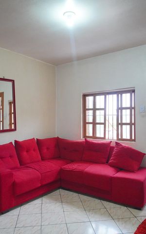 Casa à venda com 240m², 3 quartos e 2 vagasSala