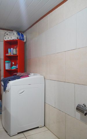 Casa à venda com 240m², 3 quartos e 2 vagasBanheiro 3