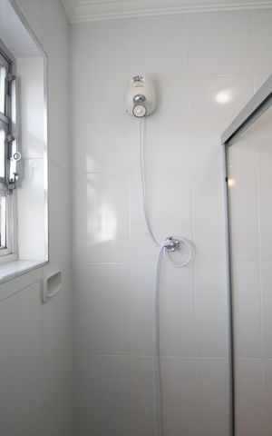 Casa à venda com 245m², 5 quartos e 4 vagas Casa à venda com 245m², 5 quartos e 4 vagasBanheiro da Suíte 2
