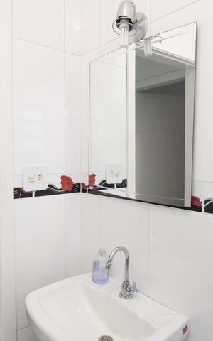Casa à venda com 245m², 5 quartos e 4 vagas Casa à venda com 245m², 5 quartos e 4 vagasBanheiro de serviço