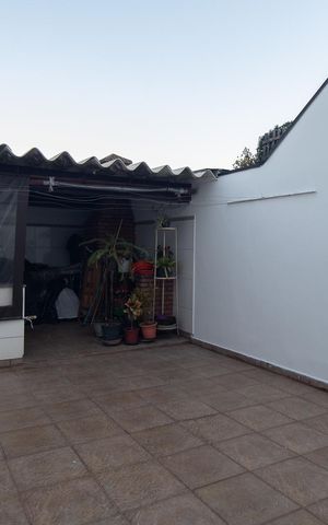 Casa à venda com 245m², 5 quartos e 4 vagas Casa à venda com 245m², 5 quartos e 4 vagasÁrea comum - Churrasqueira
