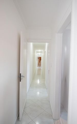 Casa à venda com 245m², 5 quartos e 4 vagas Casa à venda com 245m², 5 quartos e 4 vagasBanheiro Social