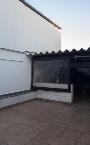 Casa à venda com 245m², 5 quartos e 4 vagas Casa à venda com 245m², 5 quartos e 4 vagasÁrea comum - Churrasqueira