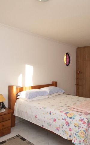 Casa à venda com 245m², 5 quartos e 4 vagas Casa à venda com 245m², 5 quartos e 4 vagasSuíte