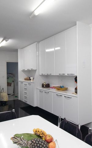 Casa à venda com 245m², 5 quartos e 4 vagas Casa à venda com 245m², 5 quartos e 4 vagasCozinha