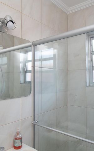 Casa à venda com 245m², 5 quartos e 4 vagas Casa à venda com 245m², 5 quartos e 4 vagasBanheiro Social