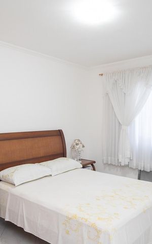 Casa à venda com 245m², 5 quartos e 4 vagas Casa à venda com 245m², 5 quartos e 4 vagasSuíte 2