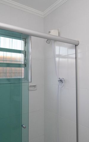 Casa à venda com 245m², 5 quartos e 4 vagas Casa à venda com 245m², 5 quartos e 4 vagasBanheiro da Suíte 2