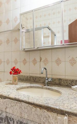 Casa à venda com 48m², 2 quartos e sem vagaBanheiro