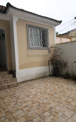 Casa para alugar com 100m², 3 quartos e 1 vagaQuintal e garagem