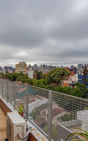 Apartamento à venda com 240m², 3 quartos e 2 vagas Apartamento à venda com 240m², 3 quartos e 2 vagasTerraço