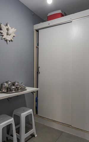 Apartamento à venda com 240m², 3 quartos e 2 vagas Apartamento à venda com 240m², 3 quartos e 2 vagasÁrea de Serviço