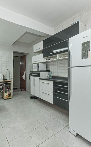 Casa à venda com 240m², 3 quartos e 2 vagas Casa à venda com 240m², 3 quartos e 2 vagasCozinha