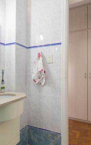 Apartamento à venda com 130m², 3 quartos e 1 vaga Apartamento à venda com 130m², 3 quartos e 1 vagaBanheiro 2