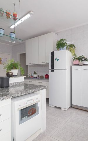 Apartamento à venda com 130m², 3 quartos e 1 vaga Apartamento à venda com 130m², 3 quartos e 1 vagaCozinha