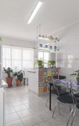 Apartamento à venda com 130m², 3 quartos e 1 vaga Apartamento à venda com 130m², 3 quartos e 1 vagaCozinha