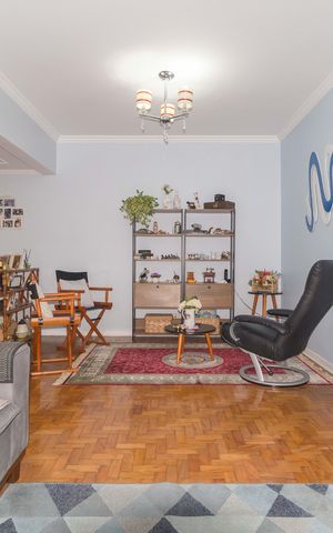Apartamento à venda com 130m², 3 quartos e 1 vaga Apartamento à venda com 130m², 3 quartos e 1 vagaSala de Estar