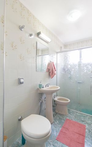 Apartamento à venda com 130m², 3 quartos e 1 vaga Apartamento à venda com 130m², 3 quartos e 1 vagaBanheiro 1