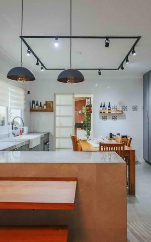 Casa de condomínio à venda com 125m², 3 quartos e 4 vagas Casa de condomínio à venda com 125m², 3 quartos e 4 vagasSala